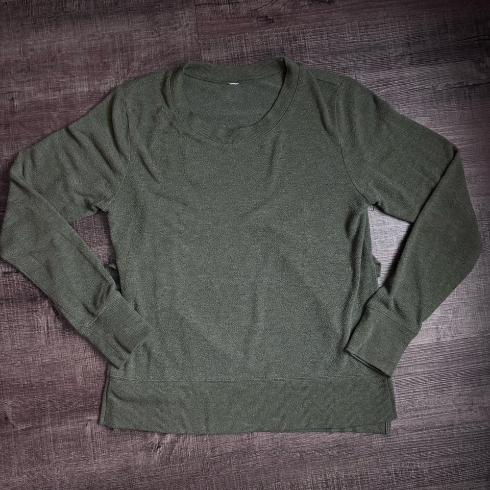 ALO Yoga Olive Green Crew Neck Sweater
